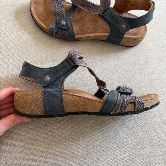 Taos Trulie Strappy Leather Comfort Sandals Blue 8-8.5 EU 39 - Picture 3 of 7